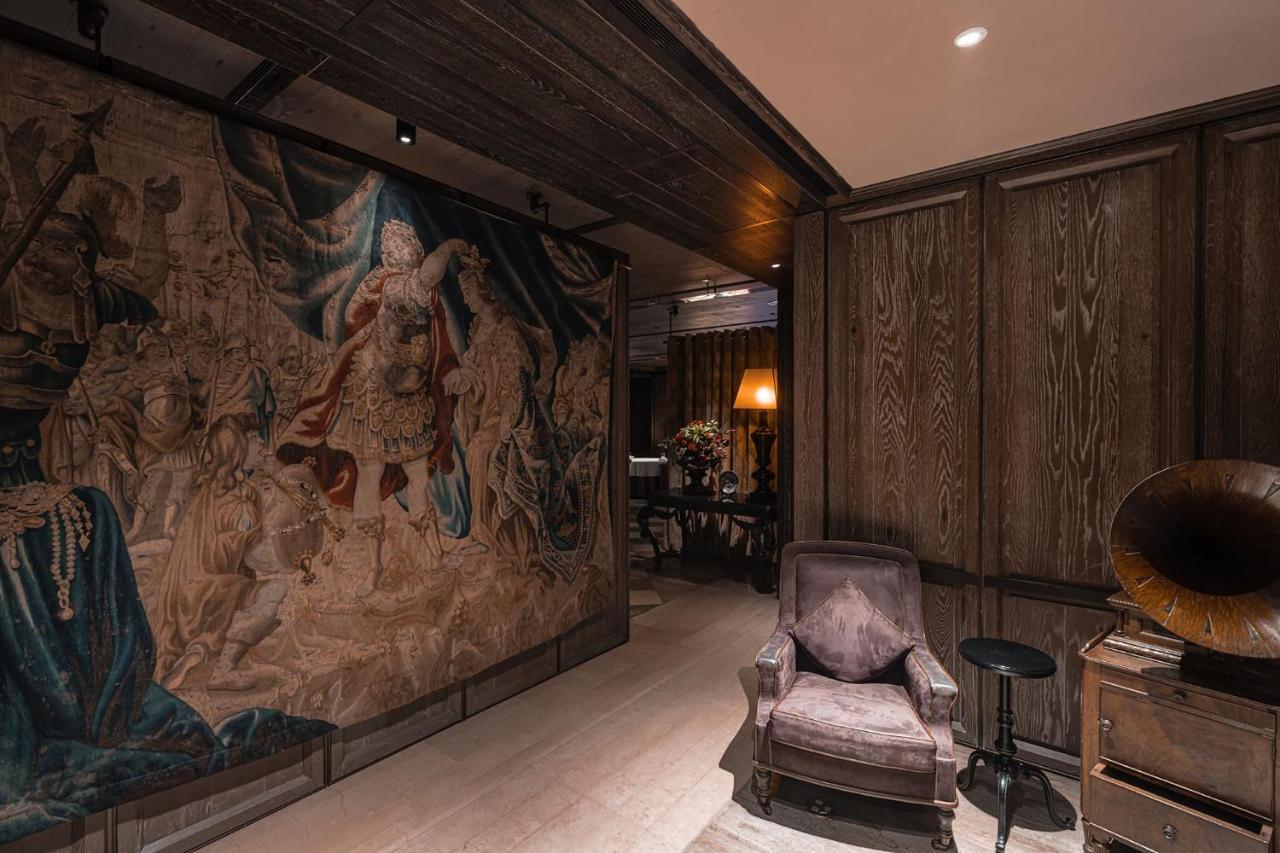 Palais De Chine Hotel Taipei Esterno foto Interior of the house