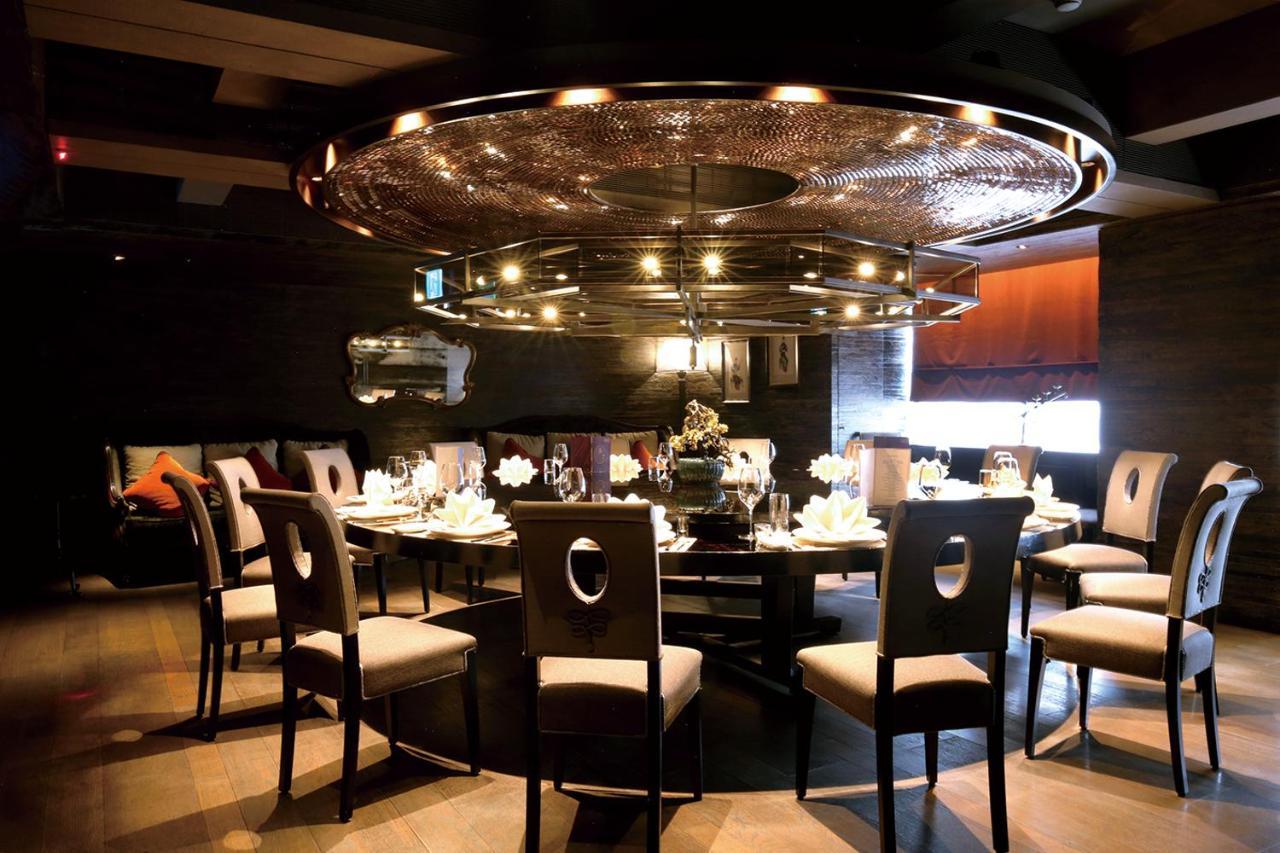Palais De Chine Hotel Taipei Esterno foto The interior of a restaurant in the Grand Hyatt Hotel, Mumbai