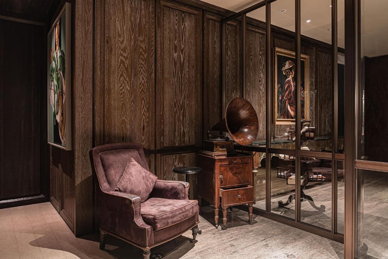 Palais De Chine Hotel Taipei Esterno foto The interior of the club