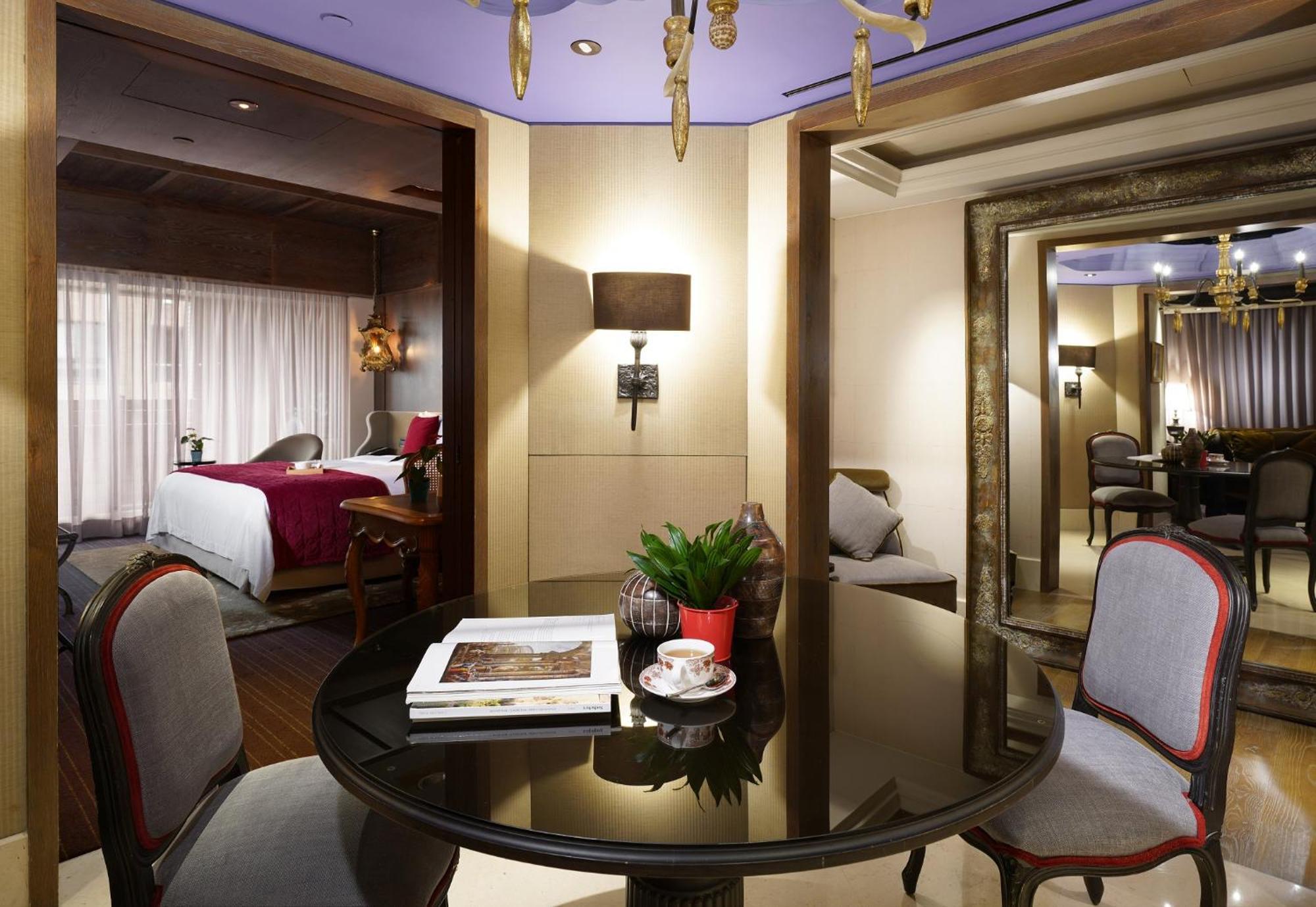 Palais De Chine Hotel Taipei Esterno foto A suite at the Mandarin Oriental, Hong Kong