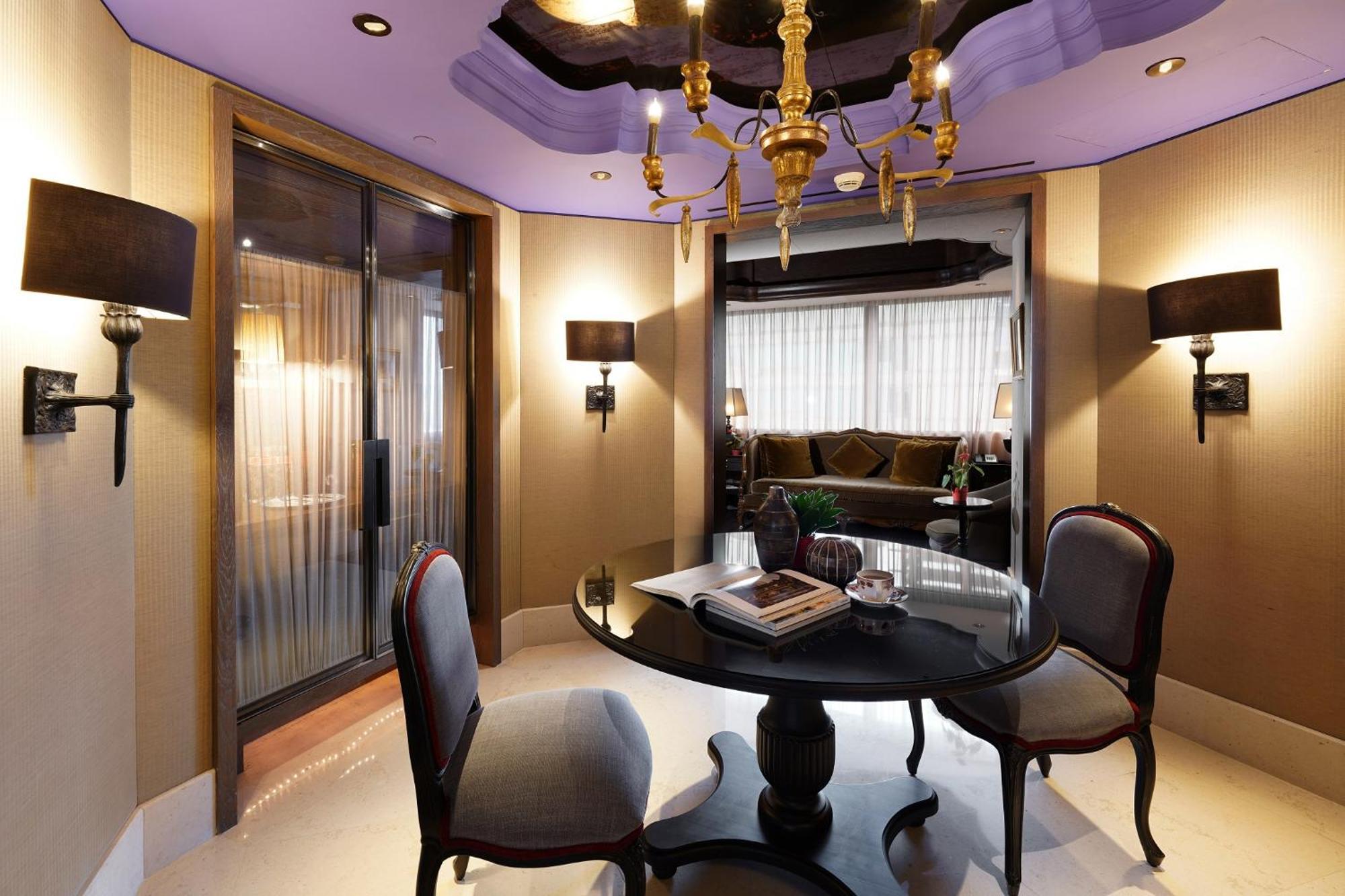 Palais De Chine Hotel Taipei Esterno foto A room in the hotel
