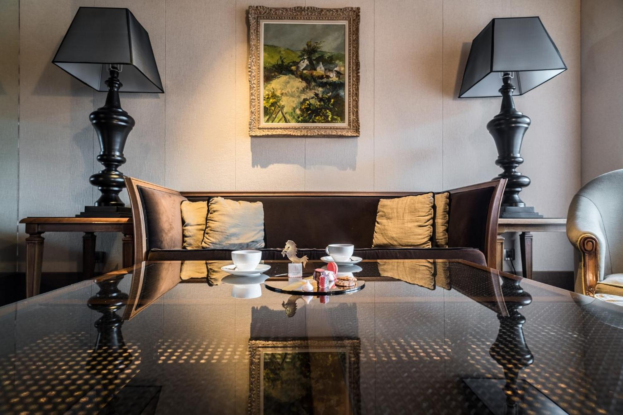 Palais De Chine Hotel Taipei Esterno foto The interior of the hotel